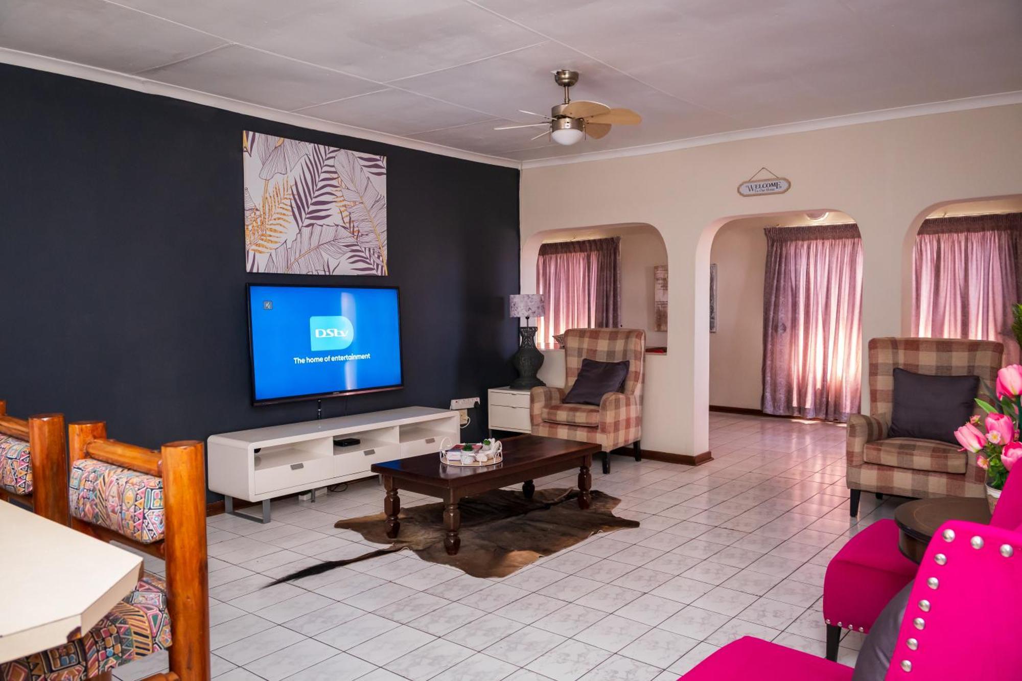 High Court Self Catering Apartments Mbombela Buitenkant foto